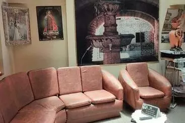 پانسیون Hostal La Realeza