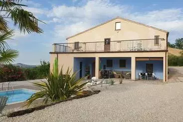 ベッドアンドブレックファースト Casale Di Maro