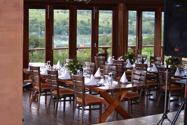 バンガロー African Hills Safari Lodge & Spa