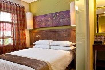 호텔 Peermont Metcourt At Umfolozi Empangeni