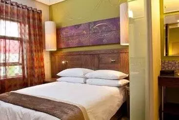 ホテル Peermont Metcourt At Umfolozi Empangeni