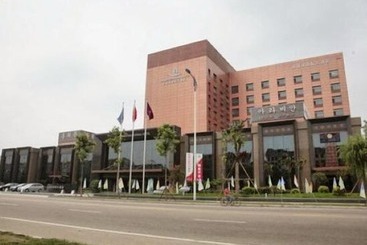 Hotel Qingdao Danube International