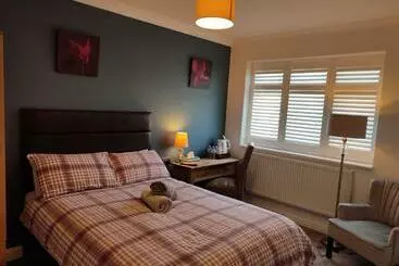 Majatalo Room In Guest Room   Apple House Wembley