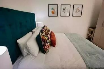 ペンション The Yellow Door Guesthouse