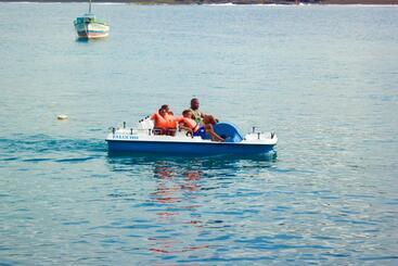 هتل Falucho Paradise Beach