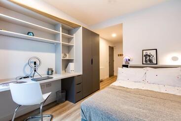 מלון דירות Yugo Explore   Highfield Park