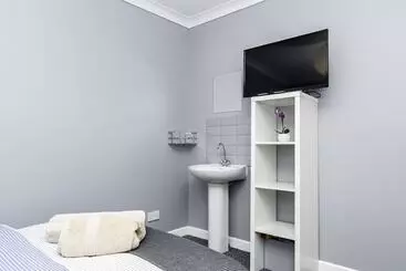 ペンション Shirley House 2, Self Catering Guest House, Self Check In, Smart Locks, 10 Min Walk To Southampton G