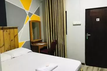 ホテル Alina Budget