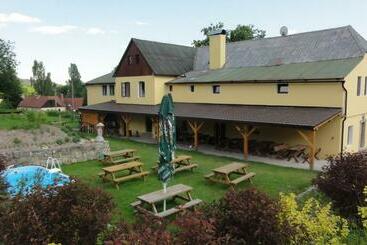 بنسيون Penzion Zámecká