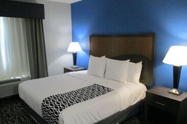 בית מלון כפרי Best Western Atoka Inn & Suites