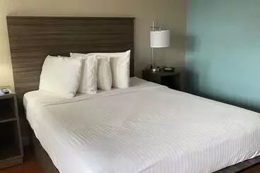 Hotel Melbourne All Suites Inn Near I95
