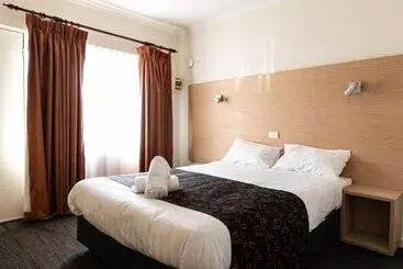 Sphinx Hotel Motel