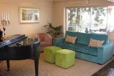 בקתות Signal Hill Lodge