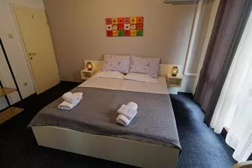 ホテル Meliores Rooms & Restaurant