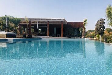 مسافرخانه Pietra D Acqua