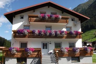 هتل Haus Alpenrose