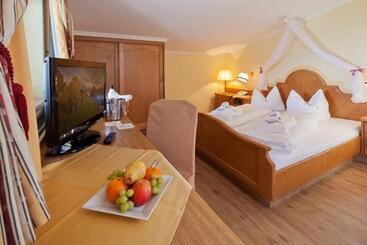 酒店 Magdalena Im Zillertal   Urlaub Mit Hund