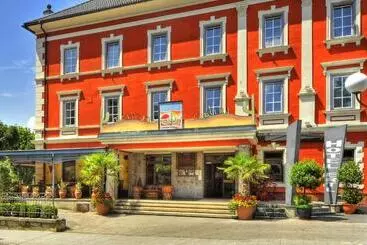 בית מלון כפרי Ertl & Mexican Cantina Salud