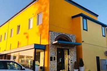 فندق ريفى Villabella