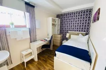 فندق صغير Airport  Hallbergerhof