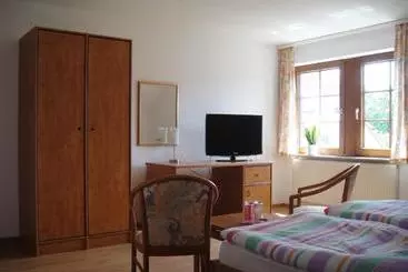 Aamiaismajoitus (B&B) An Der Linde