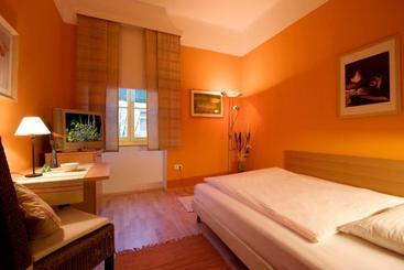 ペンション Garni   Gasthof Pillgrab