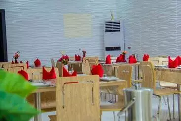 هتل Gpinnacle Suites