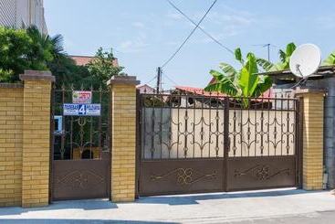 Pension (Hôtel basse catégorie) Zelenyy Ugolok