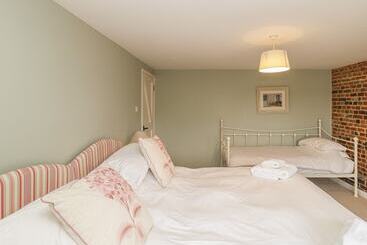 Newfield Farm Cottages