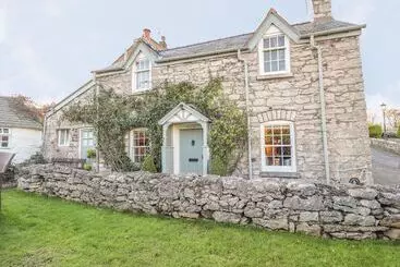 Storehouse Cottage