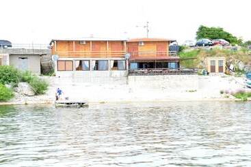 Pension Etno Apartmani Konoba Starcevo