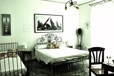 Aamiaismajoitus (B&B) Villa Liberti Rooms