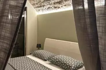 Hotel Albergo Diffuso Dimora Rossi B&b