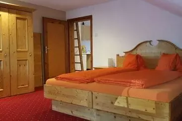 ペンション Tiroler Landhaus Oetztal