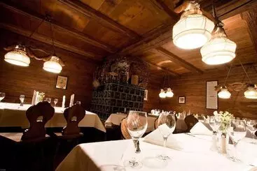 Отель Alter Wirt Gmbh In Grünwald