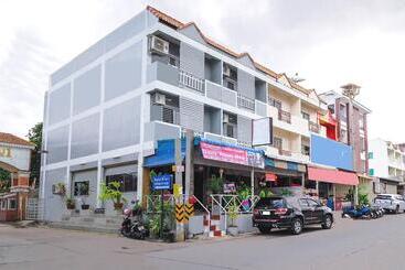 Hotel Oyo 1006 F.o Room