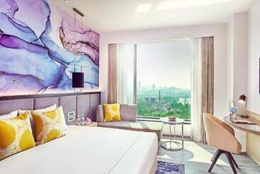 Отель Vivanta Navi Mumbai Turbhe