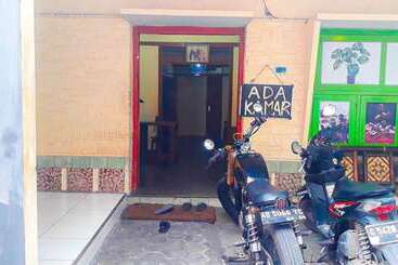 پانسیون Losmen 2000 Tiga