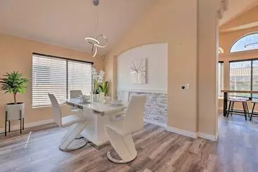 Vakantie-appartementen Luxe Gilbert Retreat With Private Pool And Game Room!
