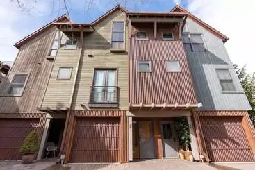 ツーリストアパートメント Owl Meadows 24 By Avantstay Walking Distance To Town & Slopes!
