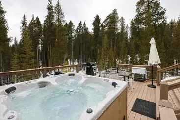 Turistihuoneistot Treehouse By Avantstay Secluded Mountain Cabin W Views Hot Tub Treehouse