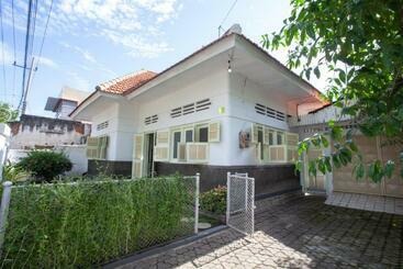 Turista apartmanok Kallista Homestay
