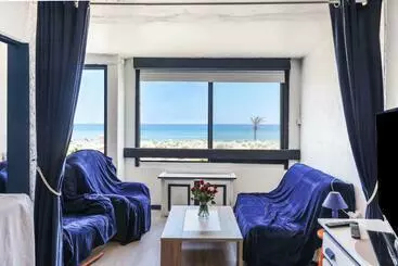 ツーリストアパートメント Le Front De Mer