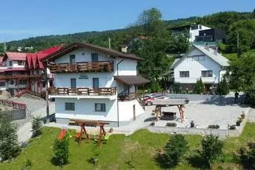 Apartamenty turystyczne Pensiunea Hantig Tura