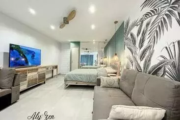 Appartamenti turistici Studio De Charme Aly Zen Magnifique Vue Mer, Les Pieds Dans L Eau