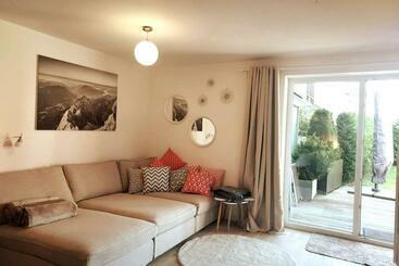 شقق خاصة سياحية Zentral, Ruhig & Stilvoll Mit Bergpanorama+ Garten