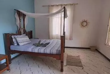 Bed and Breakfast Karibu House