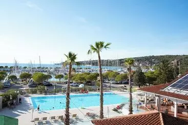تختخواب و صبحانه Sea Resort Marina Portoroz