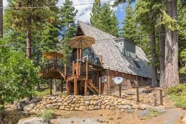 ツーリストアパートメント Mountaineer By Avantstay Classic A Frame W A Great View Access To Lake Tahoe Park Association