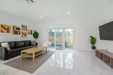 آپارتمان‌های توریست‌ها Wonderful 3 Bedrooms House, Spacious&bright